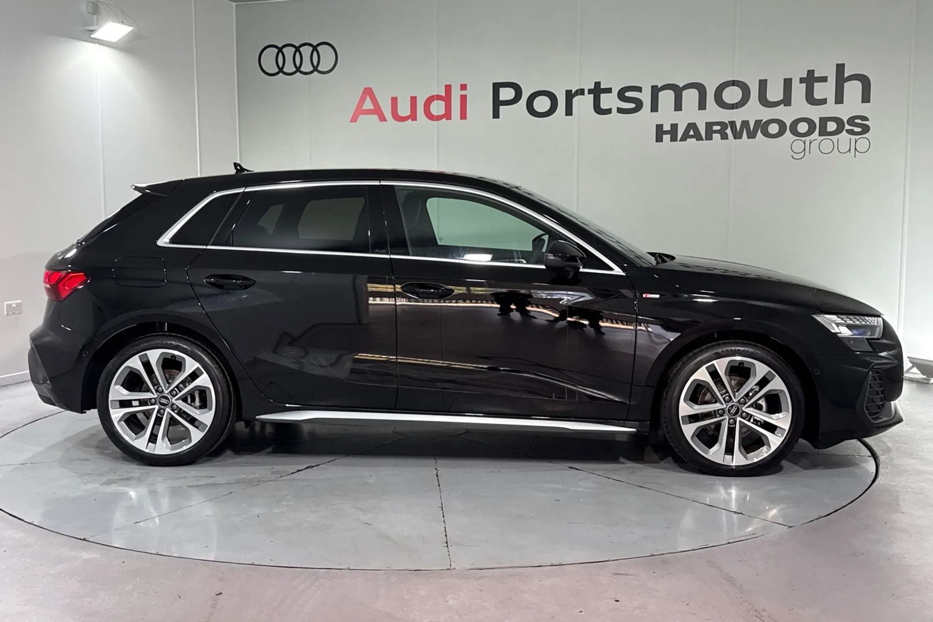 Audi A3 thumbnail image number 2