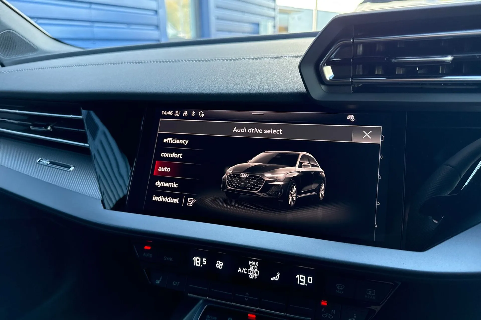 Audi A3 thumbnail image number 38