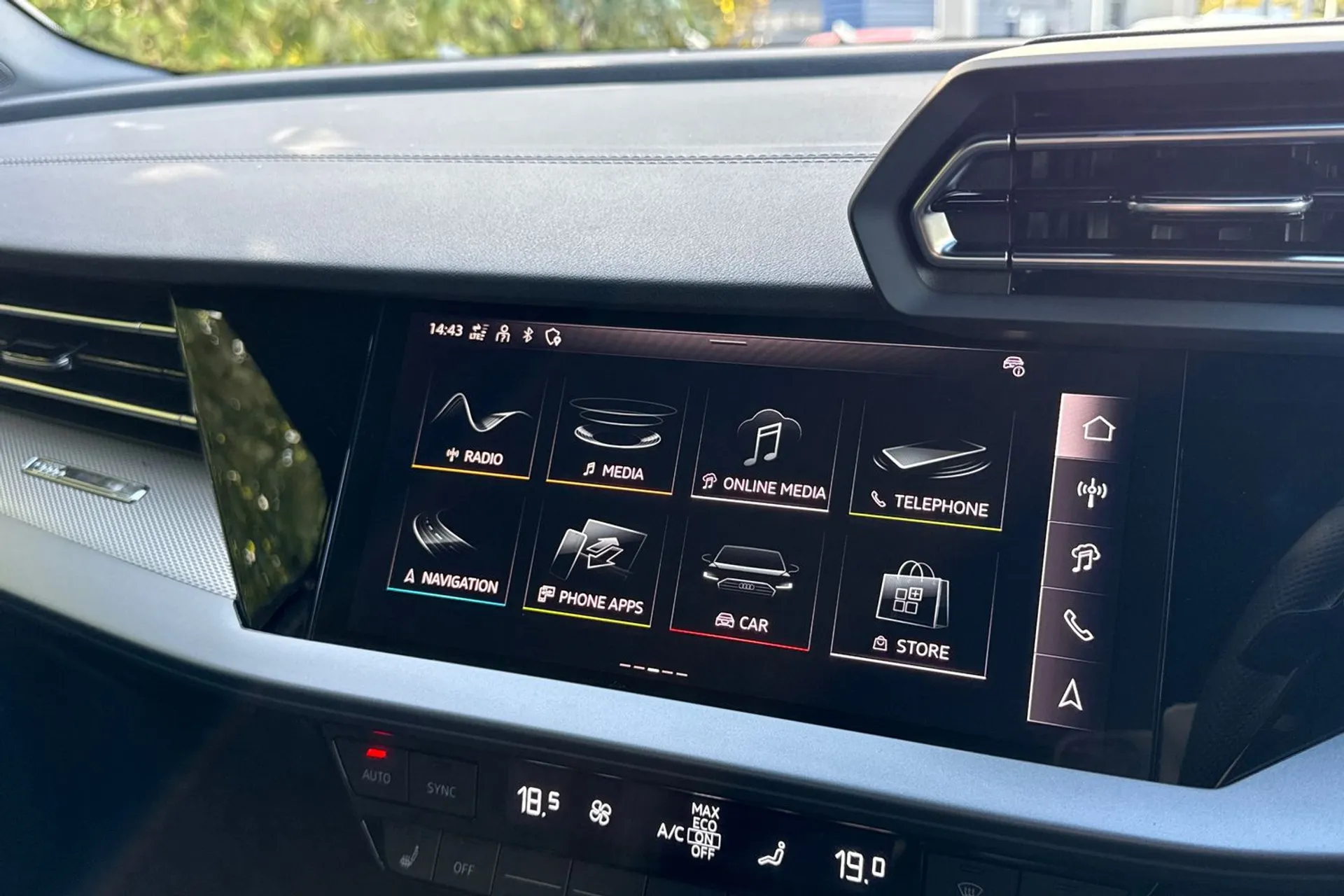 Audi A3 thumbnail image number 33