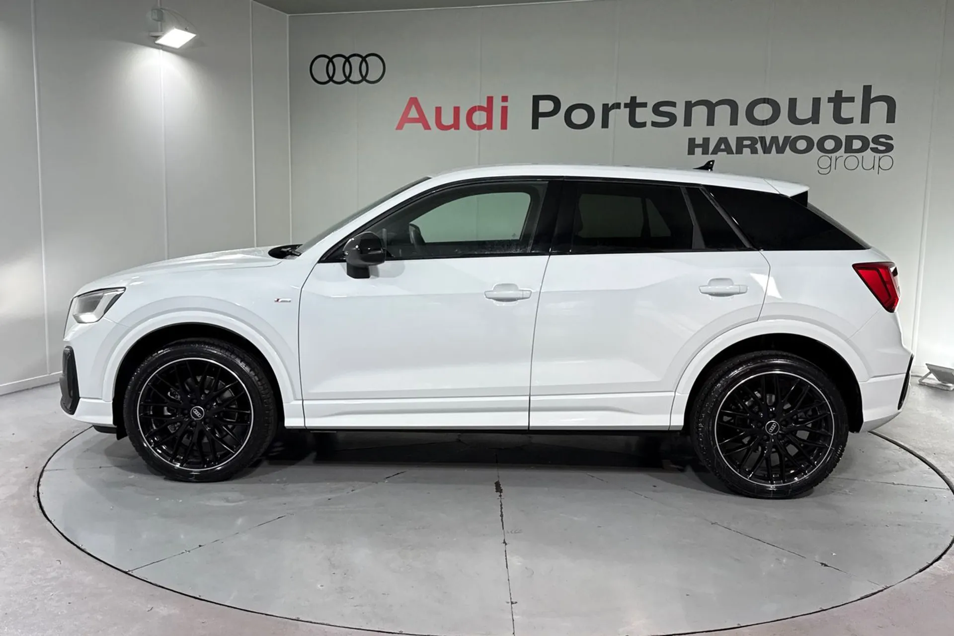 Audi Q2 thumbnail image number 11