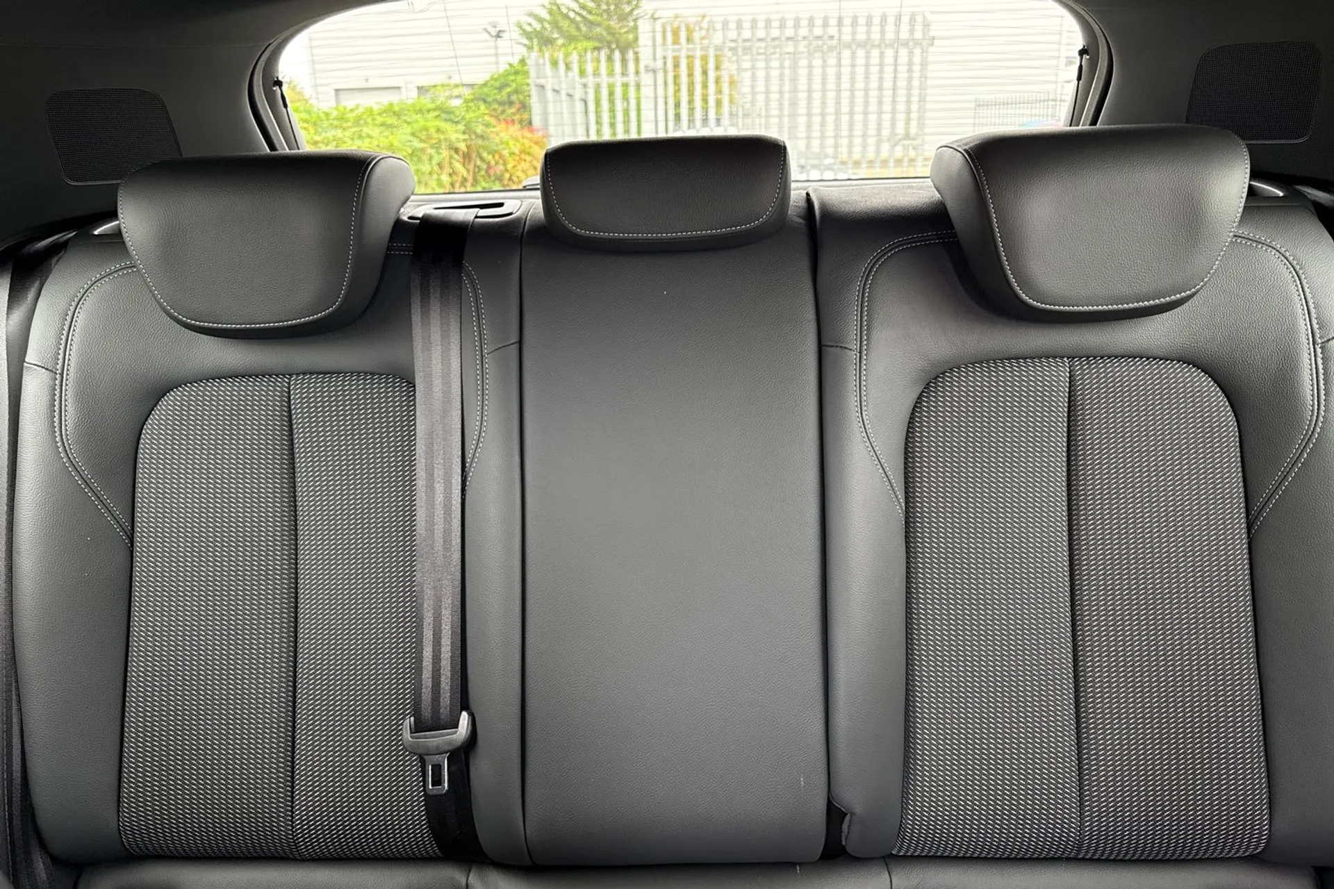 Audi Q2 thumbnail image number 36