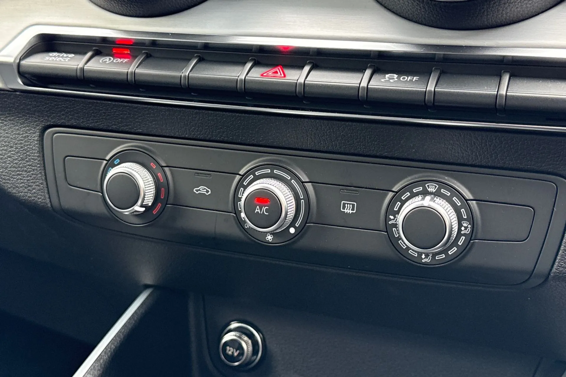 Audi Q2 thumbnail image number 35