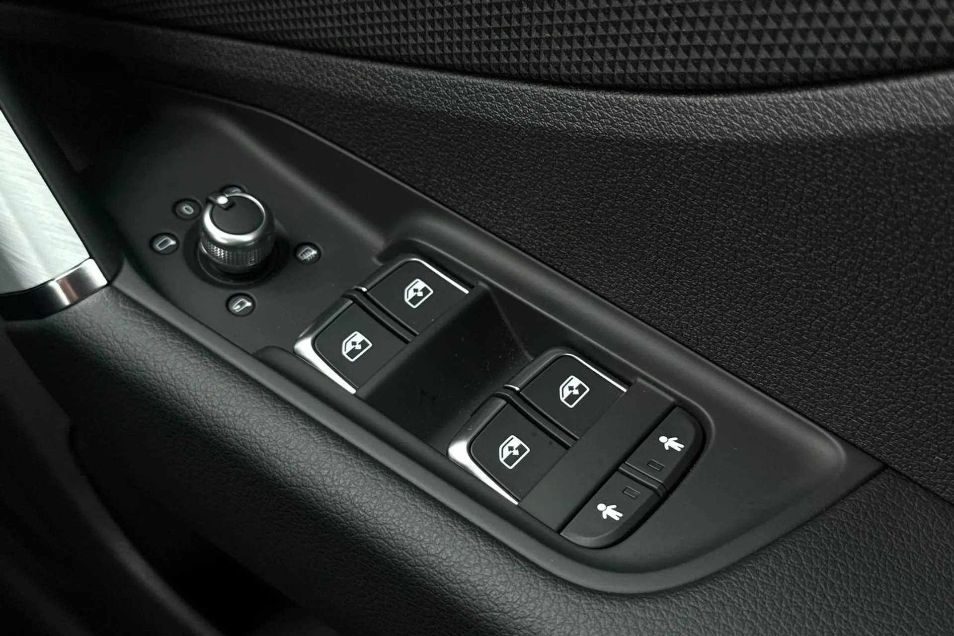 Audi Q2 thumbnail image number 42