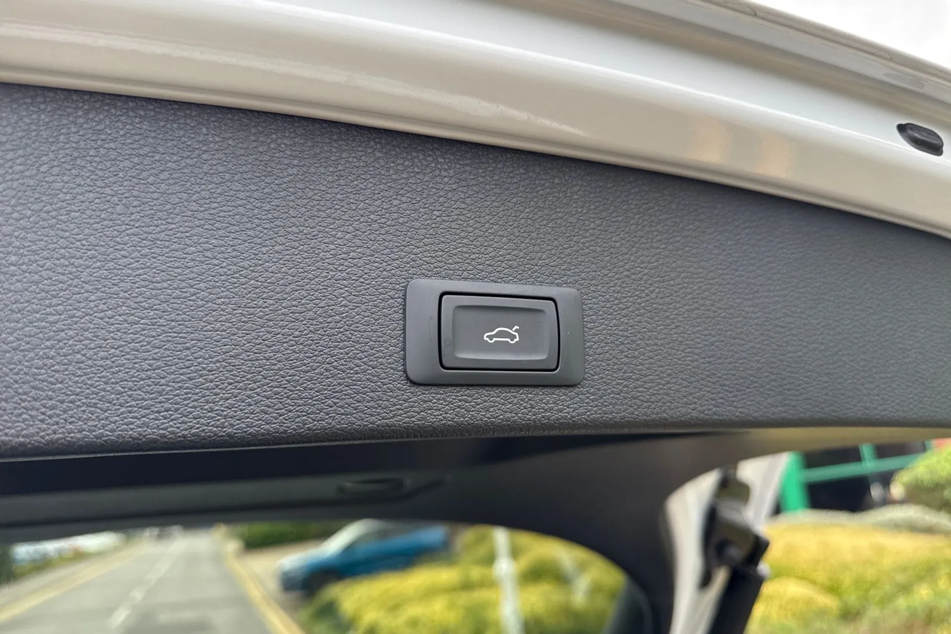 Audi Q2 thumbnail image number 19