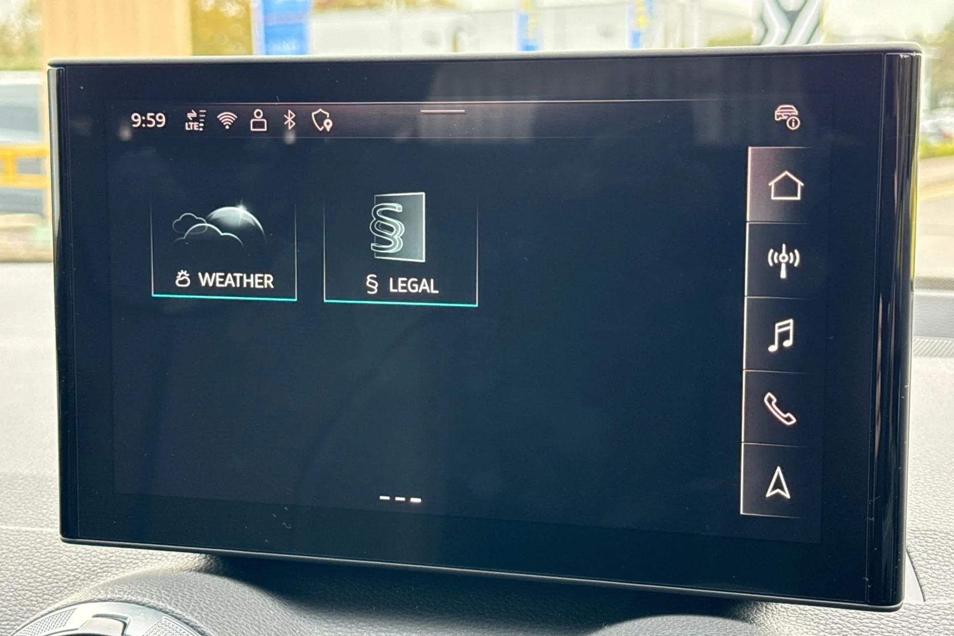 Audi Q2 thumbnail image number 38