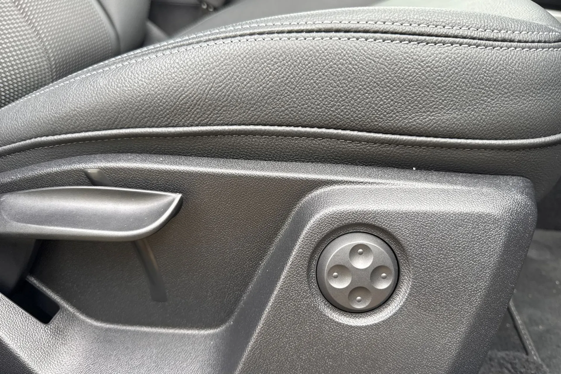 Audi Q2 thumbnail image number 47