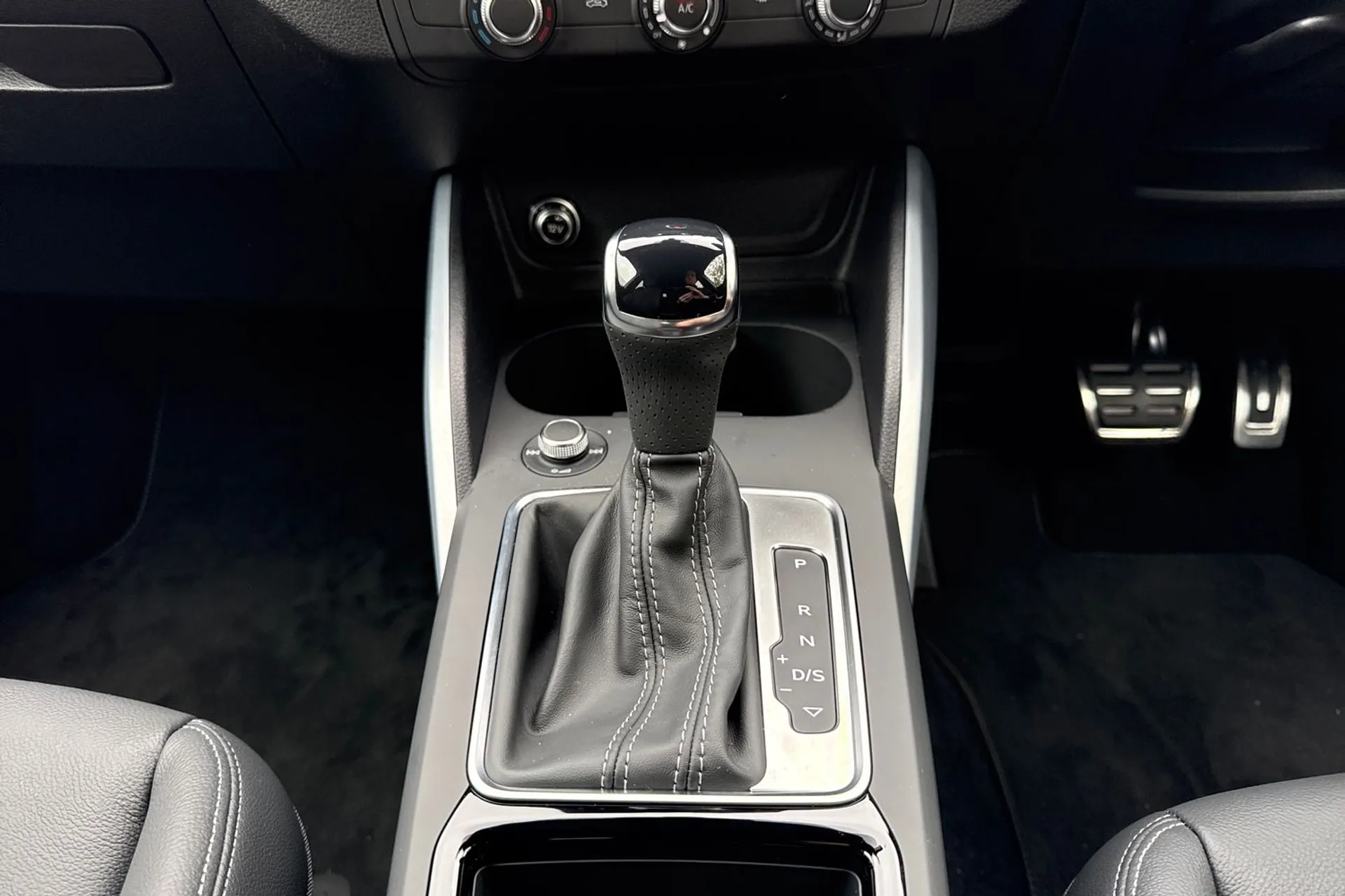 Audi Q2 thumbnail image number 43