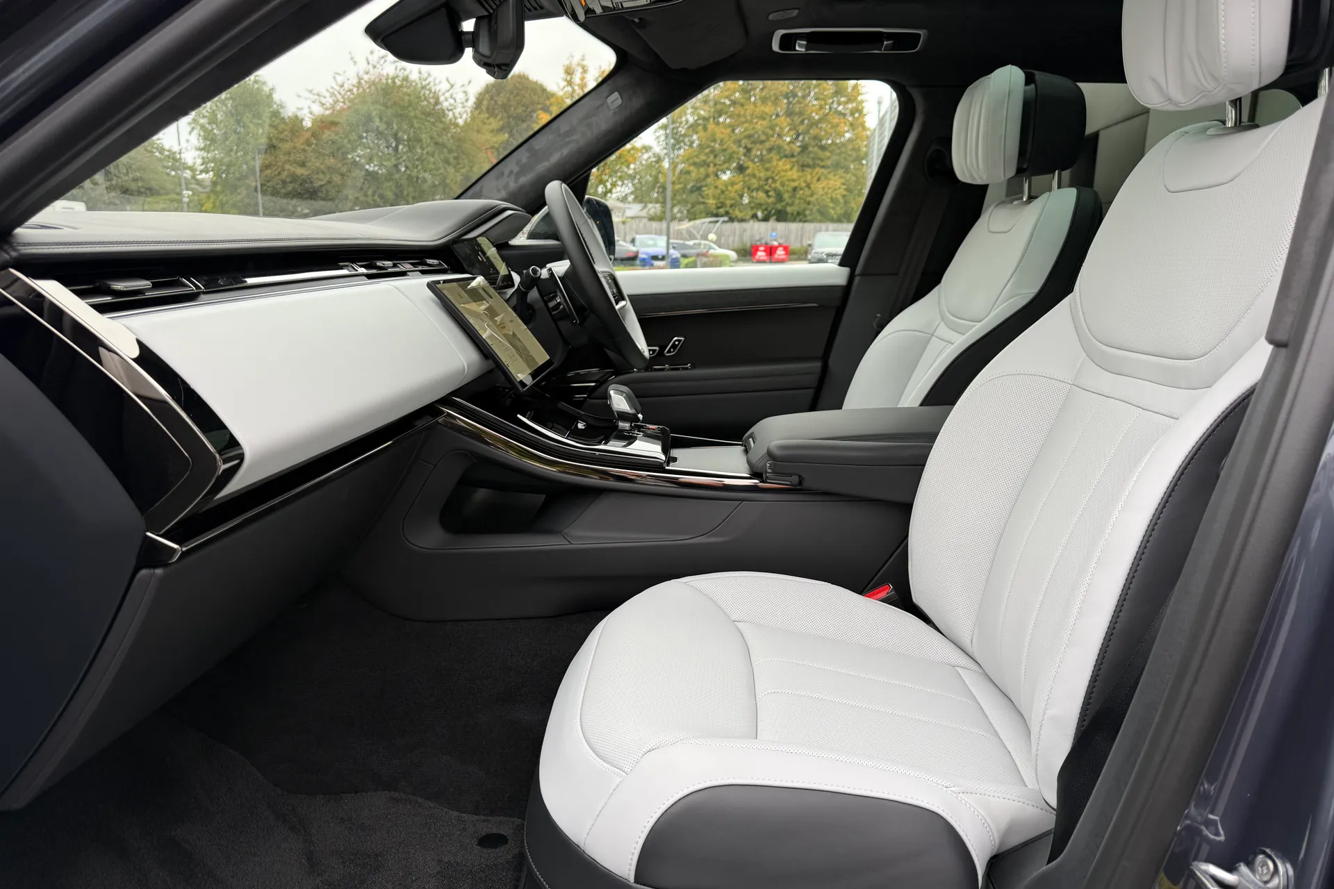 LAND ROVER RANGE ROVER SPORT thumbnail image number 3