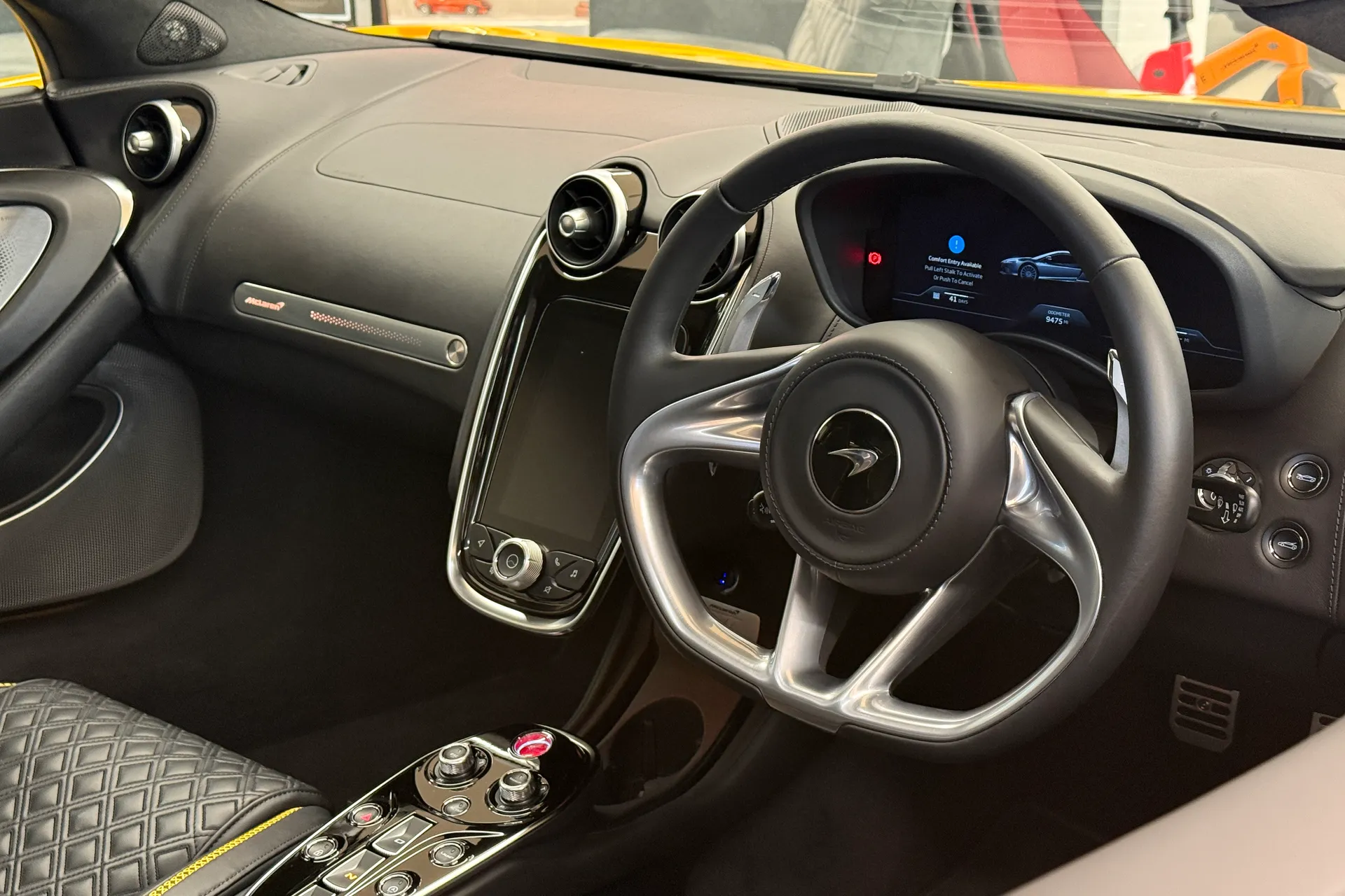 McLaren GT thumbnail image number 9