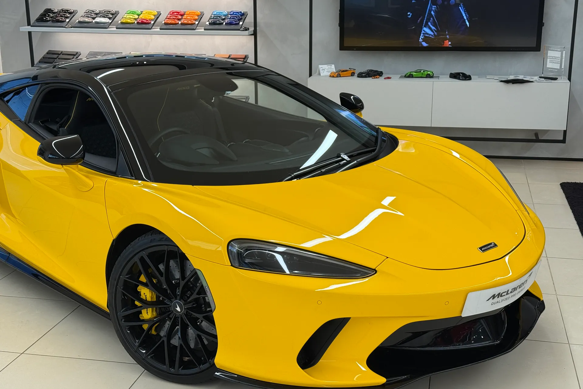 McLaren GT thumbnail image number 2