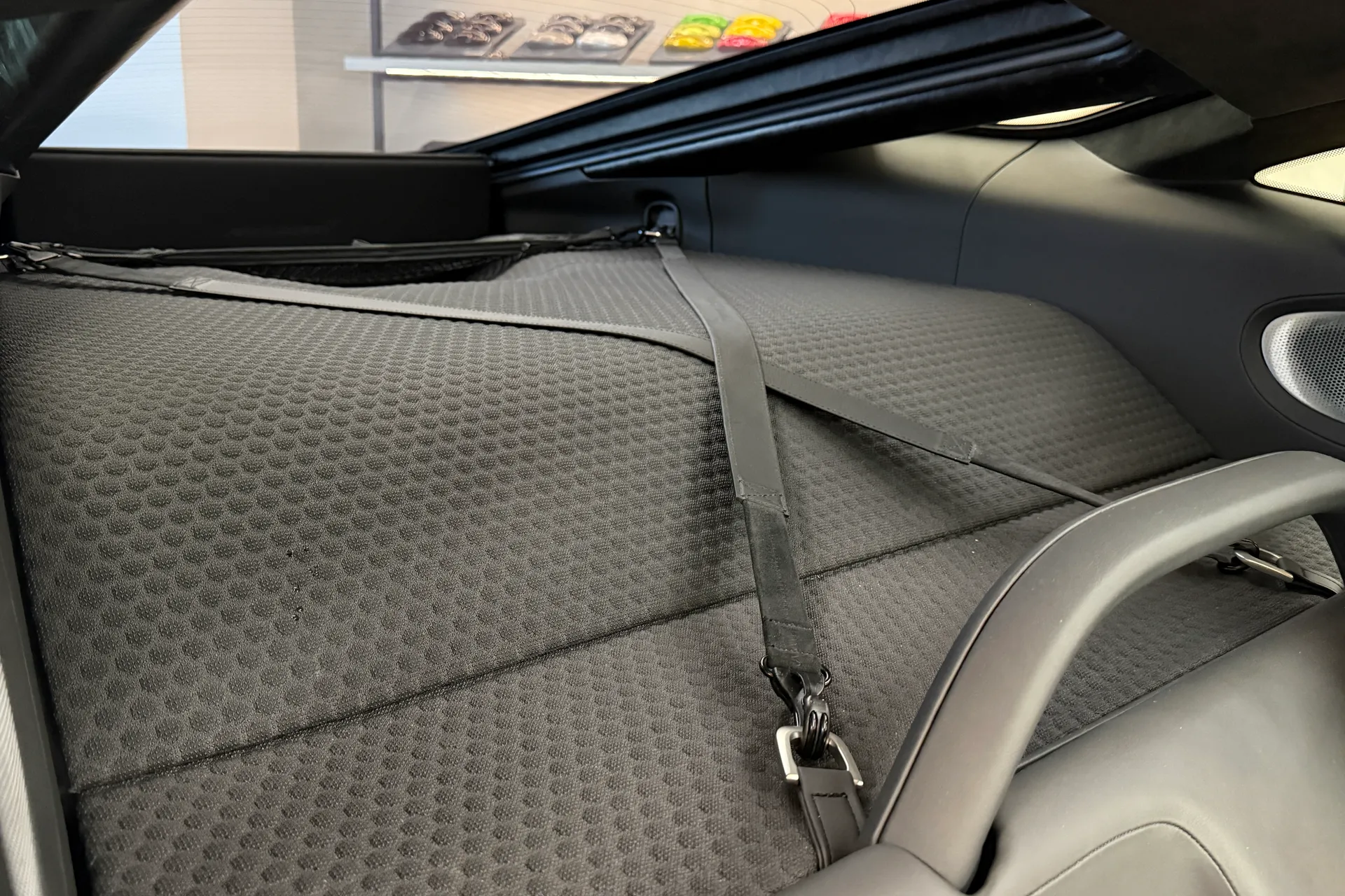 McLaren GT thumbnail image number 22