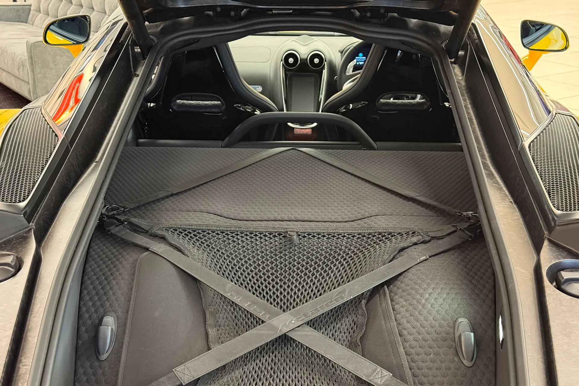 McLaren GT thumbnail image number 31