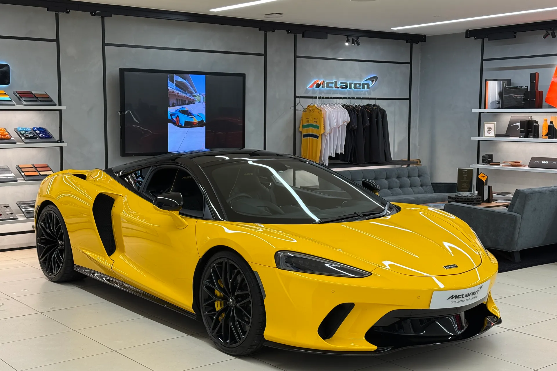 McLaren GT thumbnail image number 42