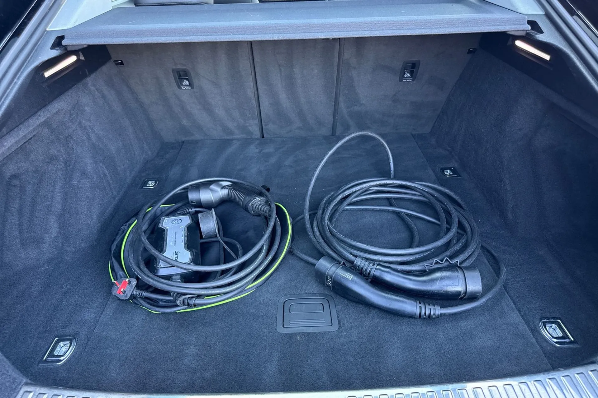 Audi e-tron thumbnail image number 20