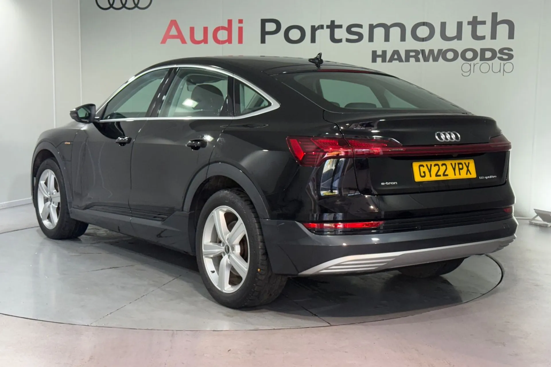 Audi e-tron thumbnail image number 8