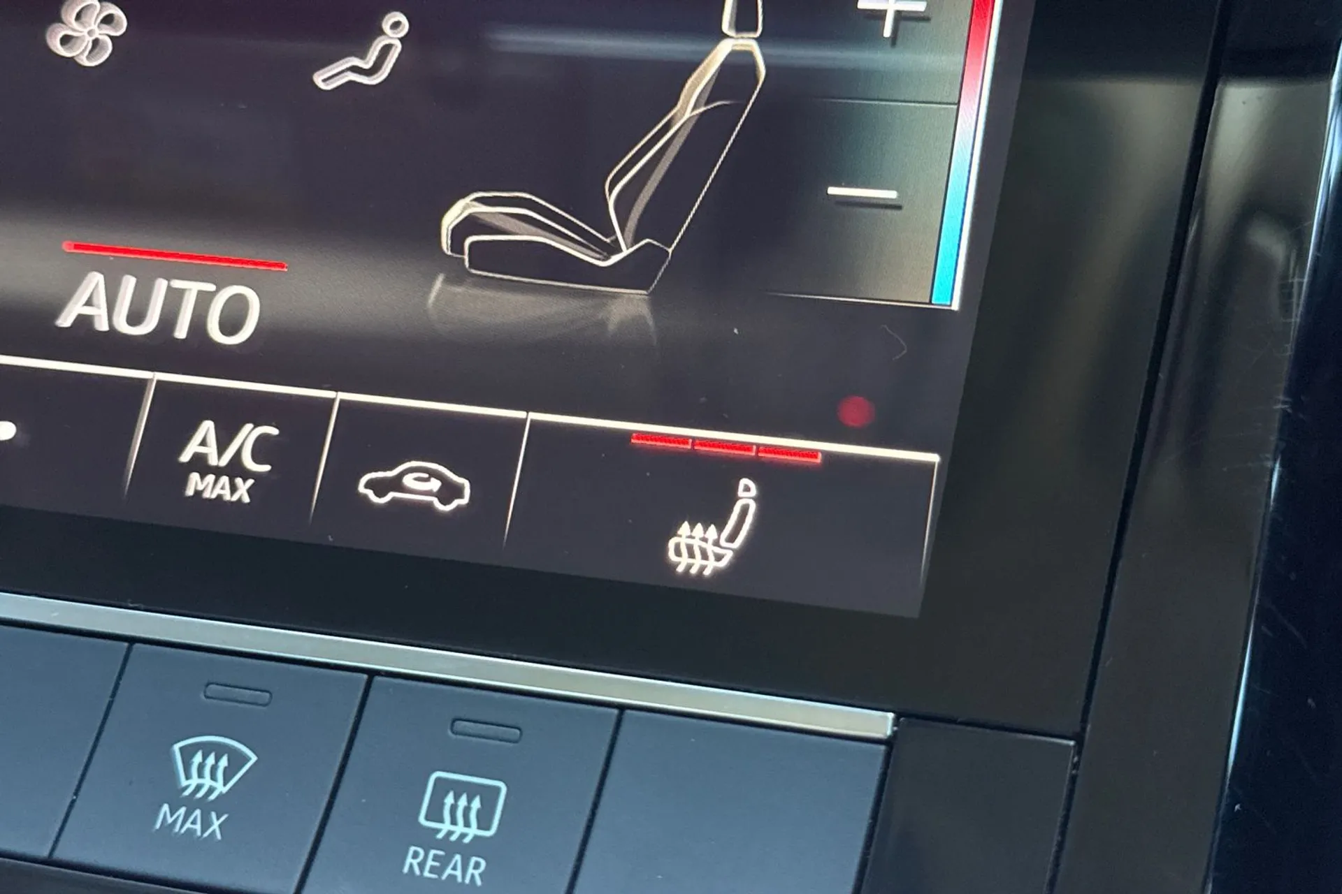 Audi e-tron thumbnail image number 40