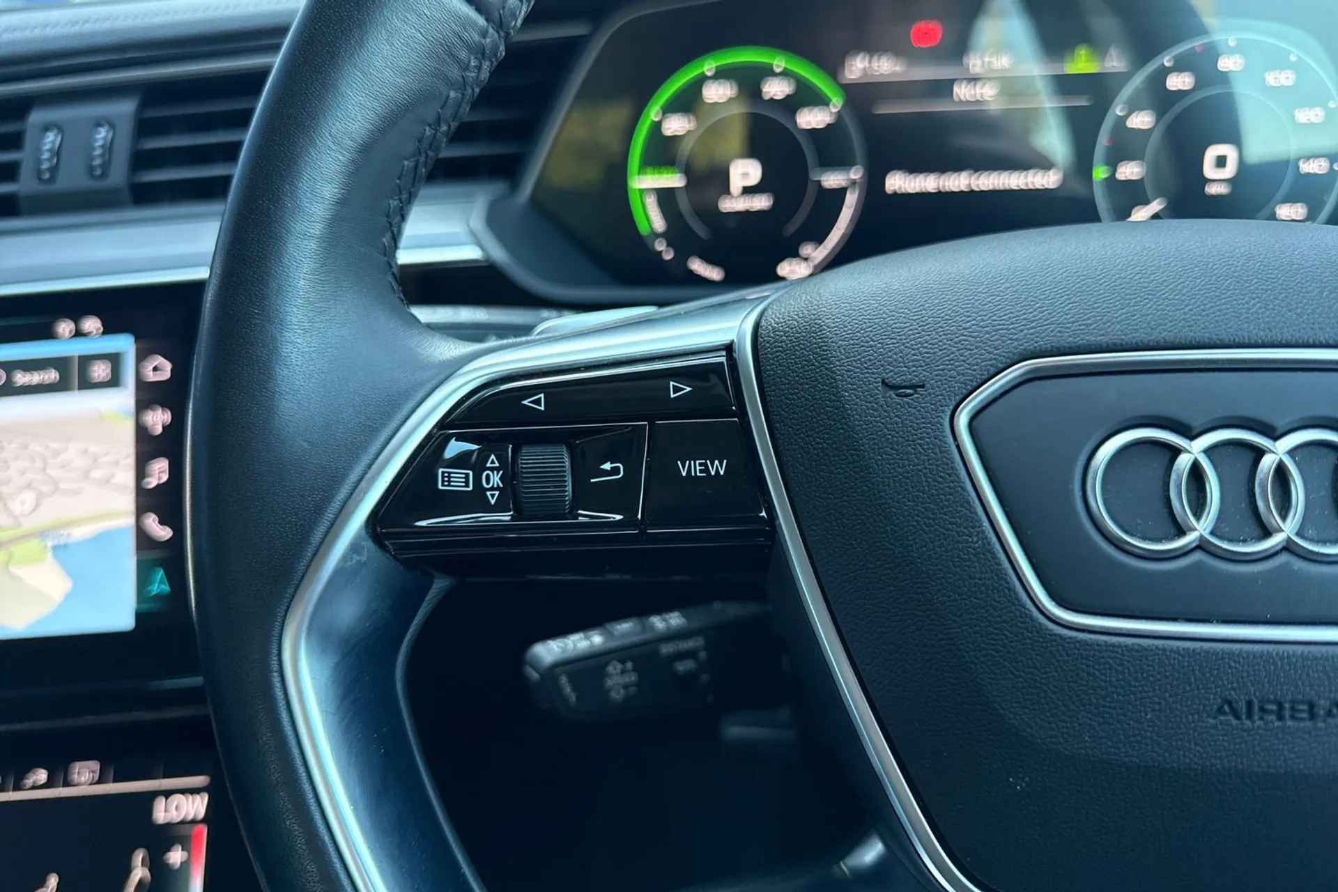 Audi e-tron thumbnail image number 43