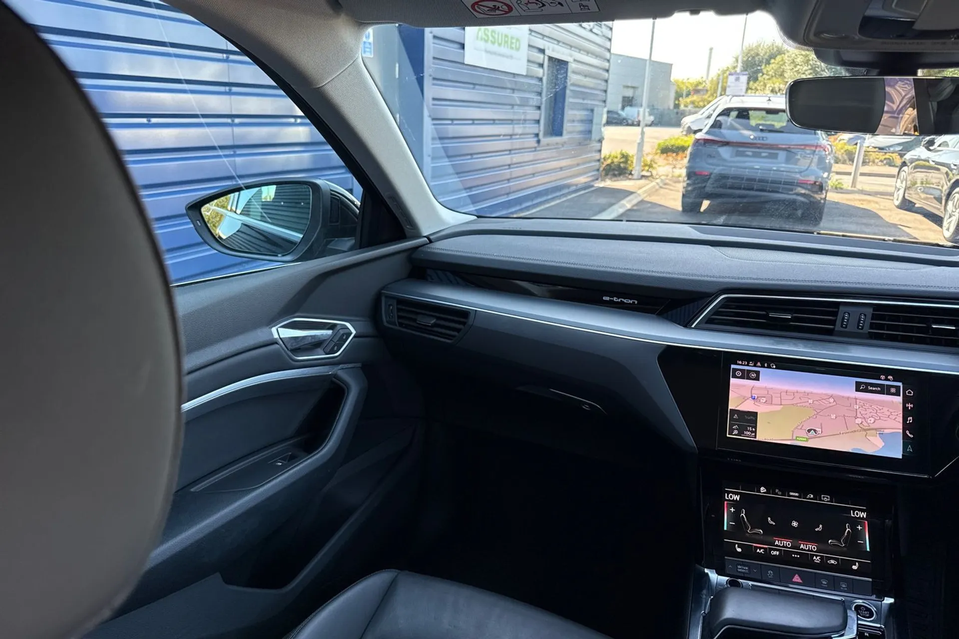 Audi e-tron thumbnail image number 37