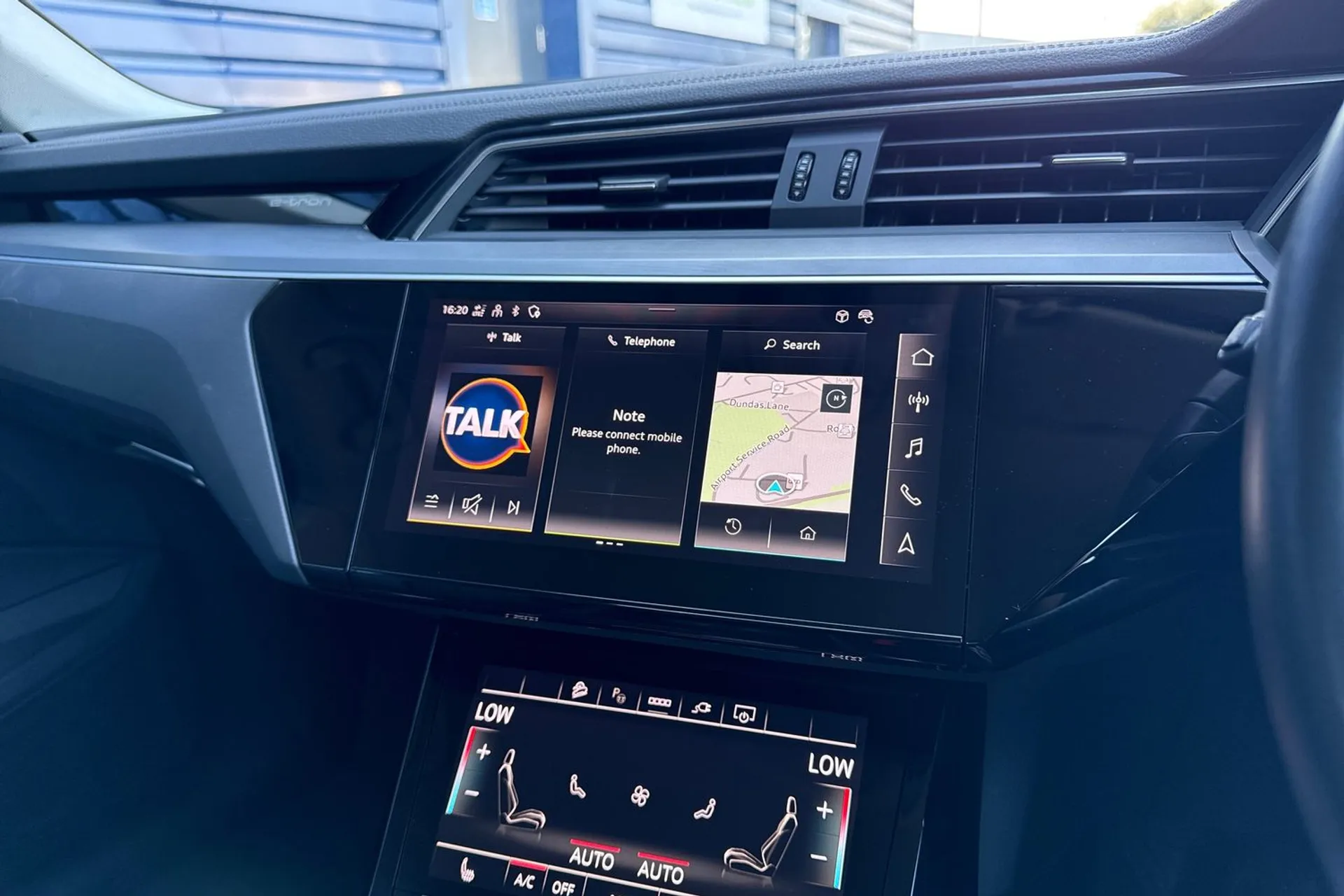 Audi e-tron thumbnail image number 29