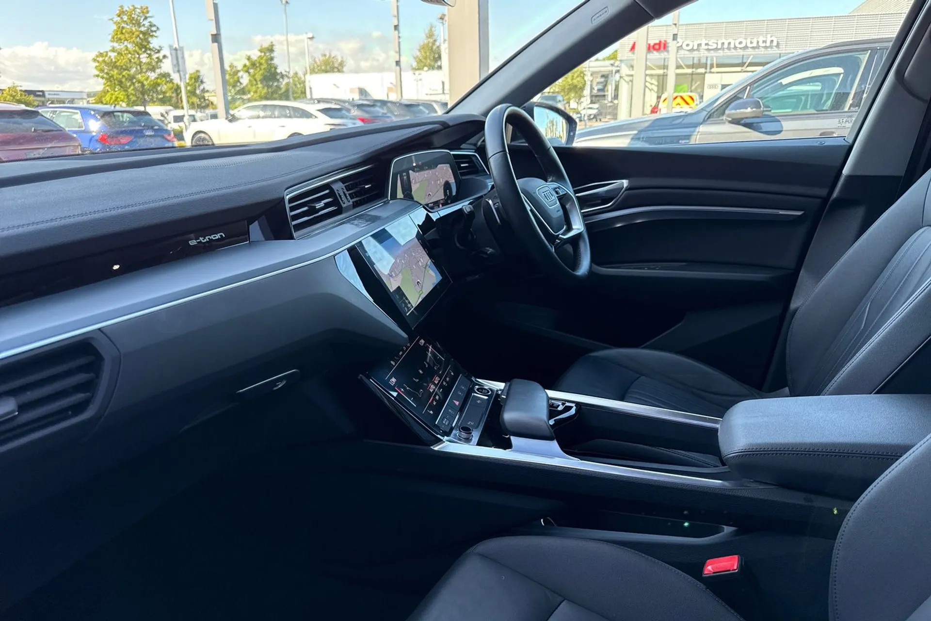 Audi e-tron thumbnail image number 30