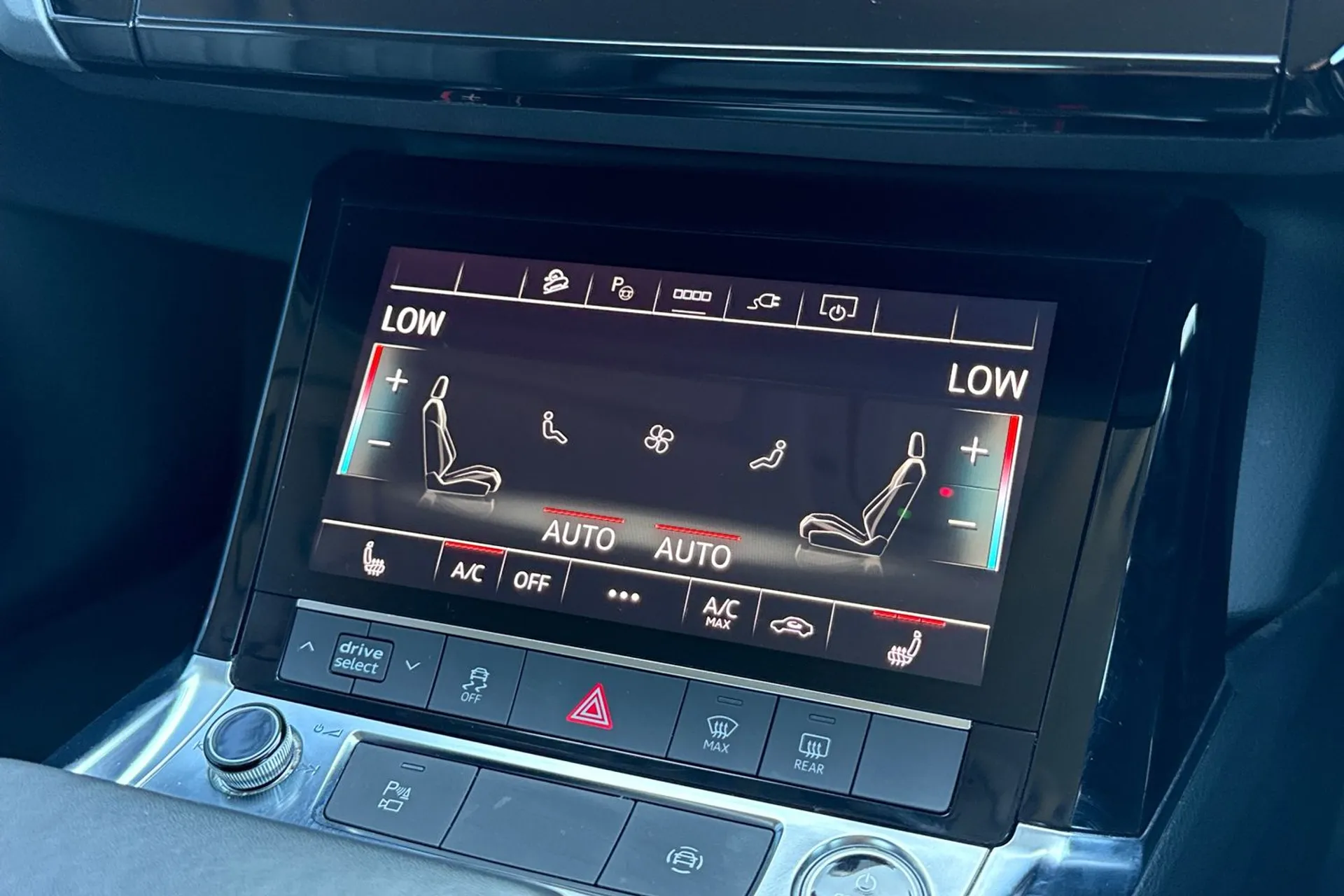 Audi e-tron thumbnail image number 45