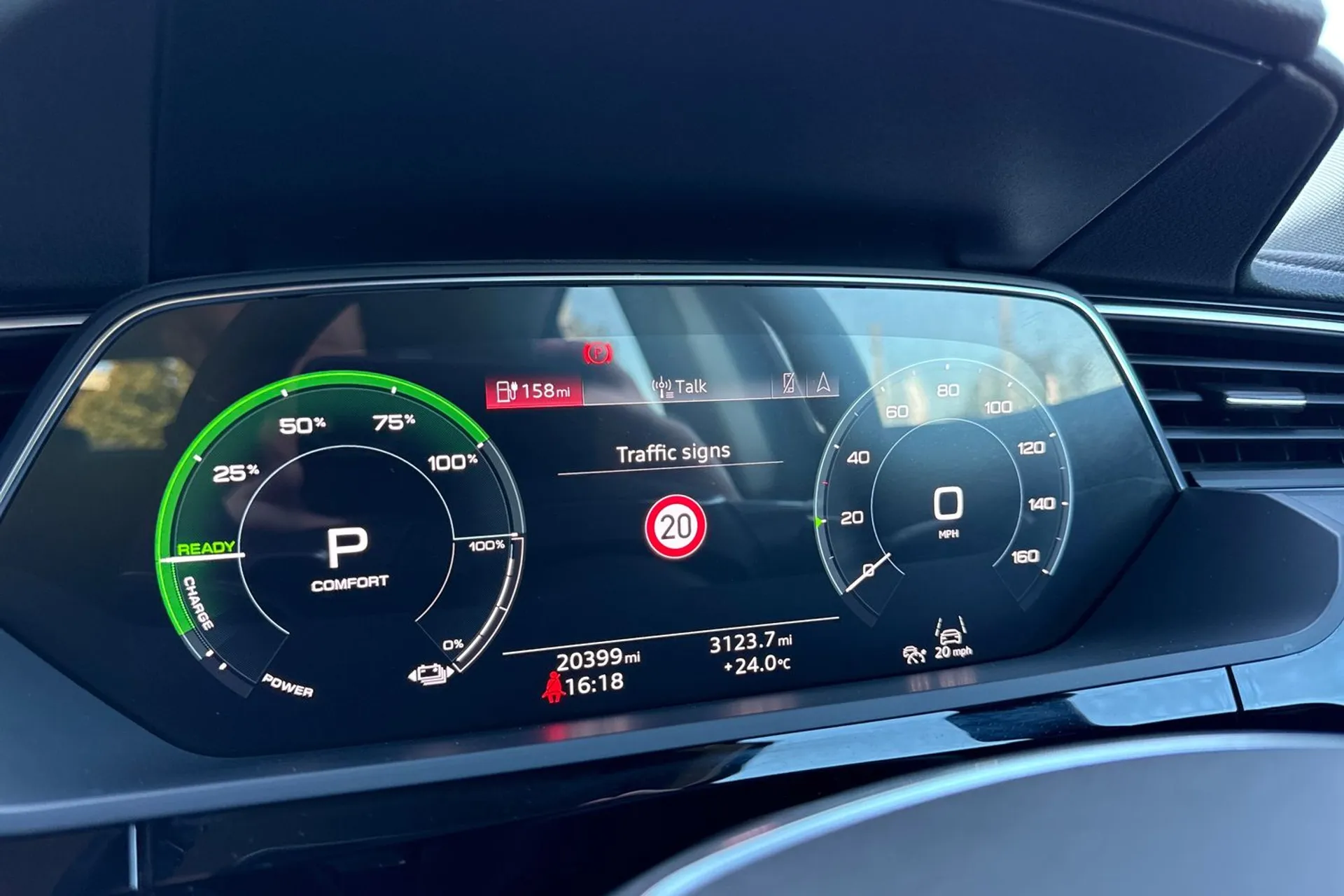 Audi e-tron thumbnail image number 48