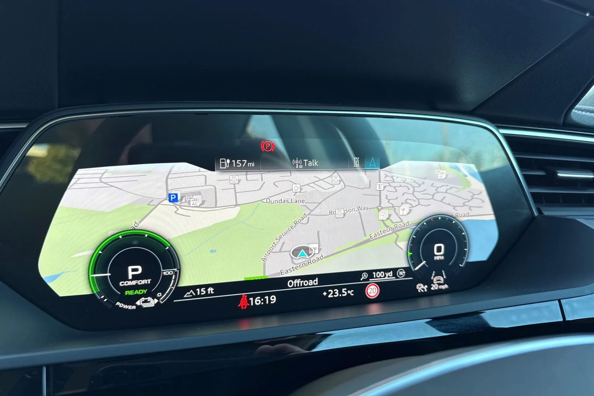 Audi e-tron thumbnail image number 4