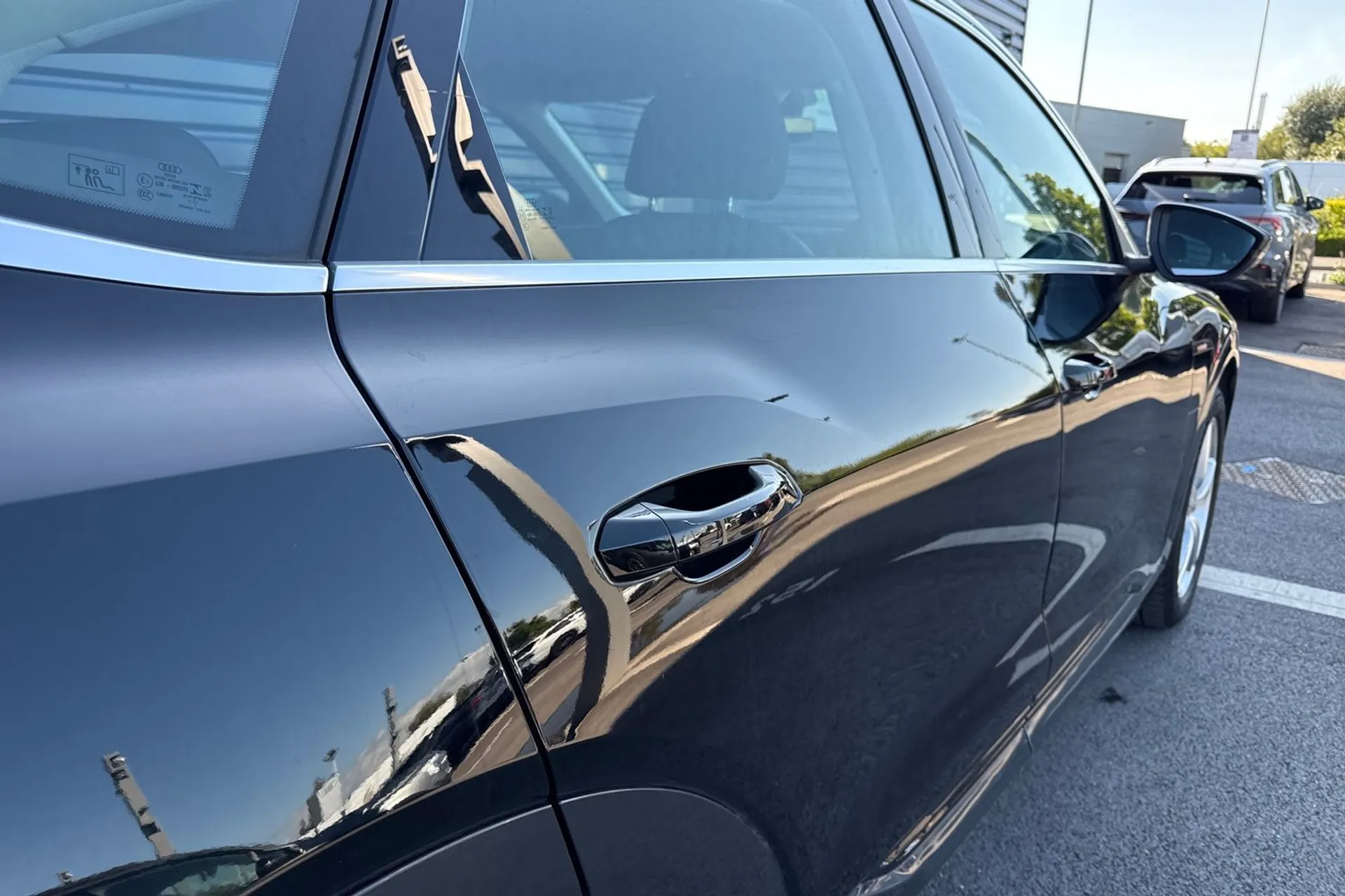 Audi e-tron thumbnail image number 15