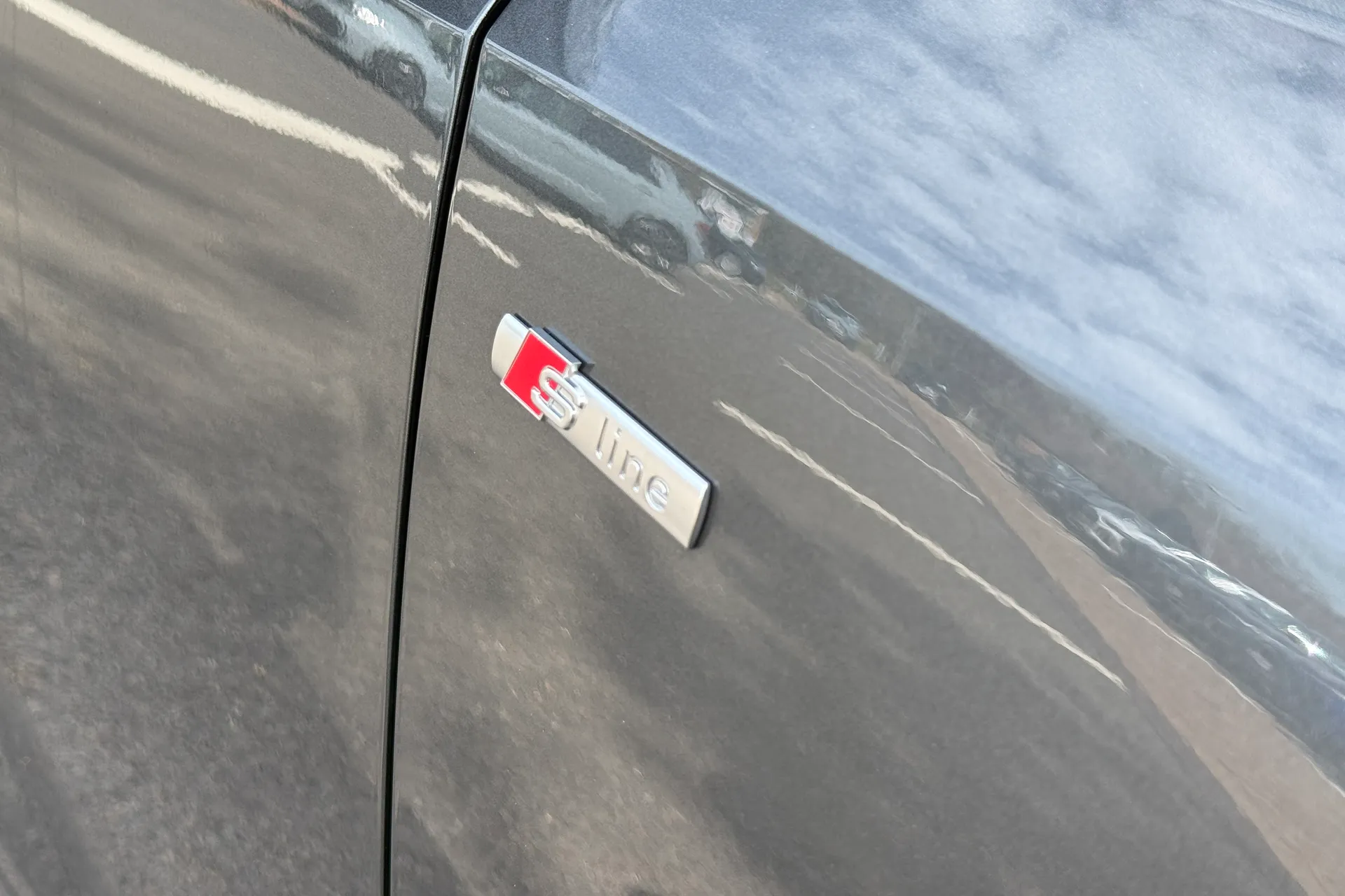 Audi Q3 thumbnail image number 6