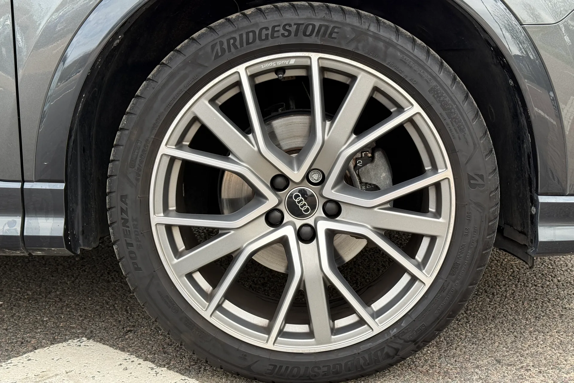 Audi Q3 thumbnail image number 28