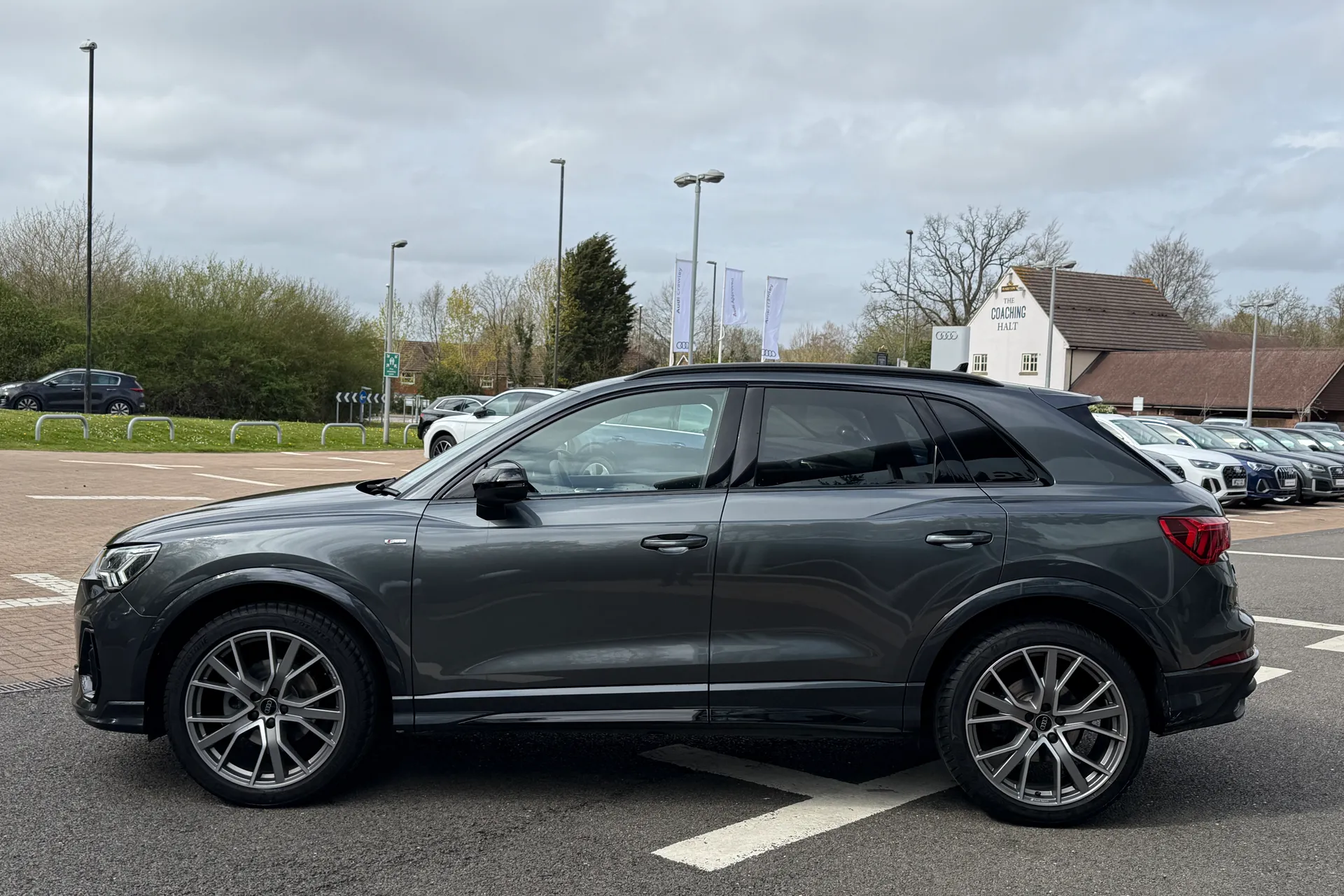 Audi Q3 thumbnail image number 46
