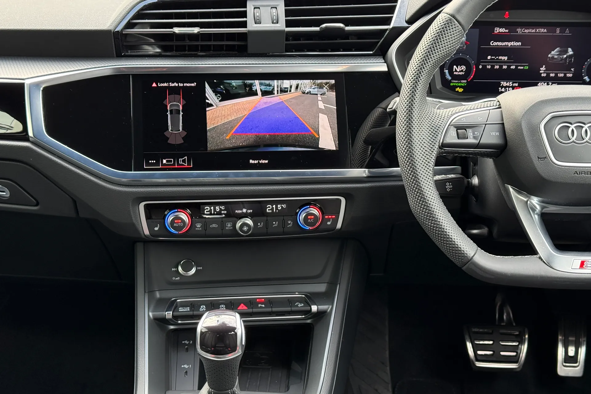 Audi Q3 thumbnail image number 36