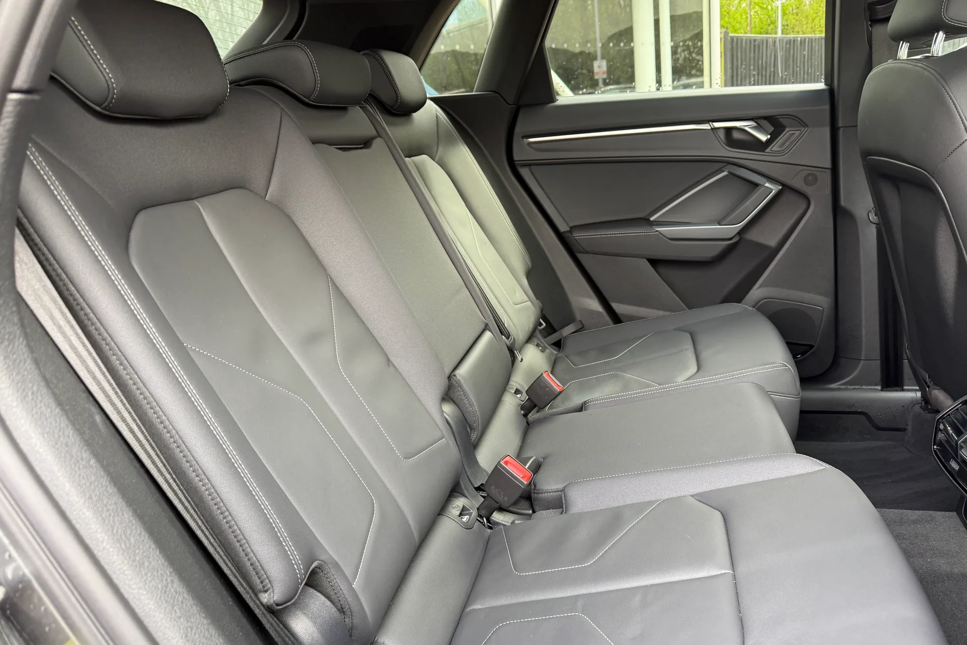Audi Q3 thumbnail image number 30
