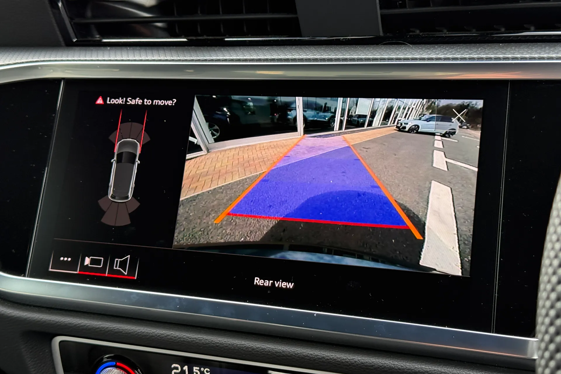 Audi Q3 thumbnail image number 4