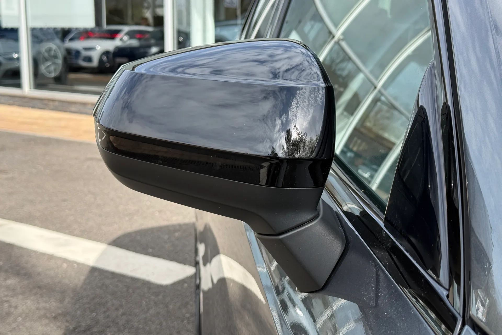 Audi Q3 thumbnail image number 7