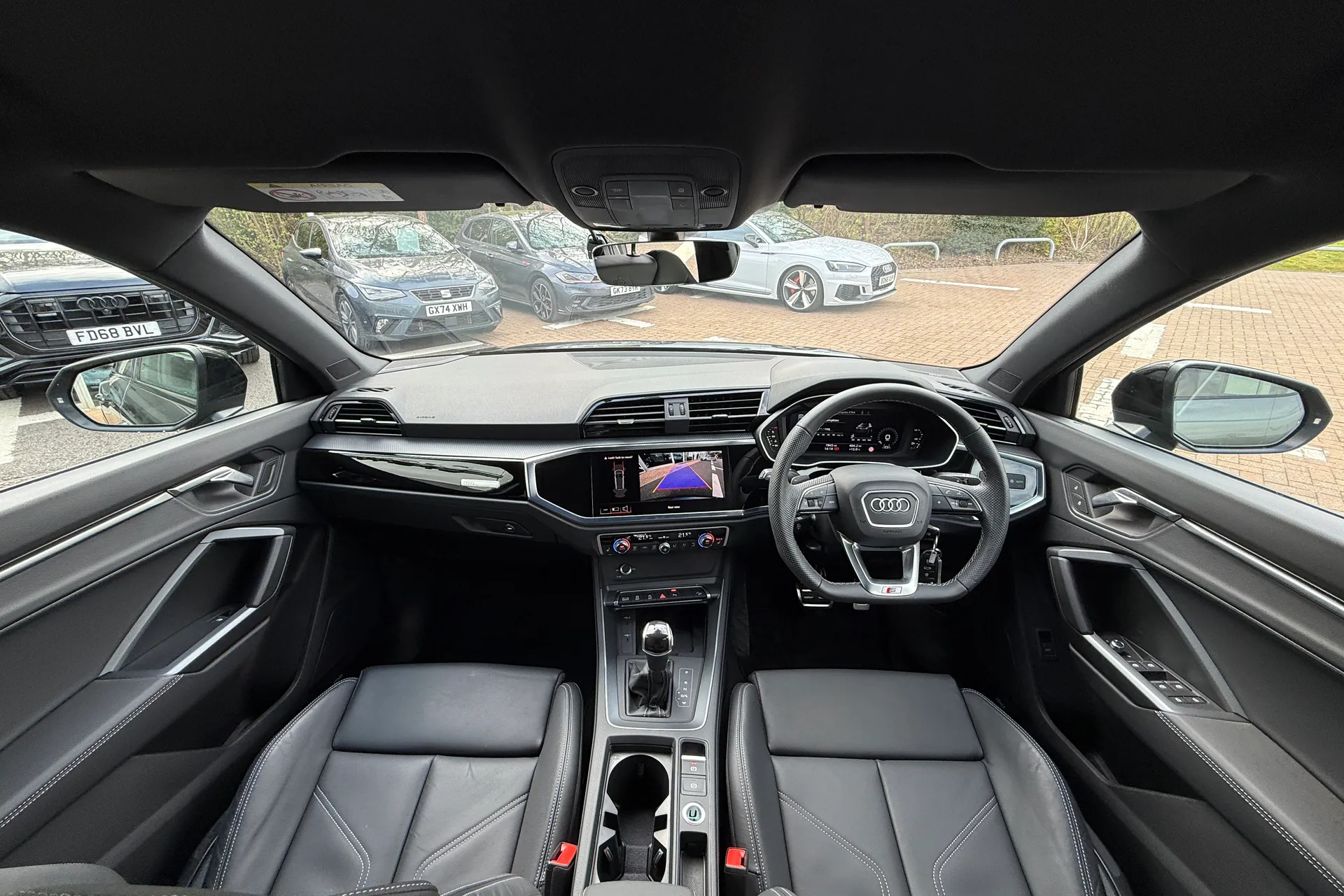 Audi Q3 thumbnail image number 33