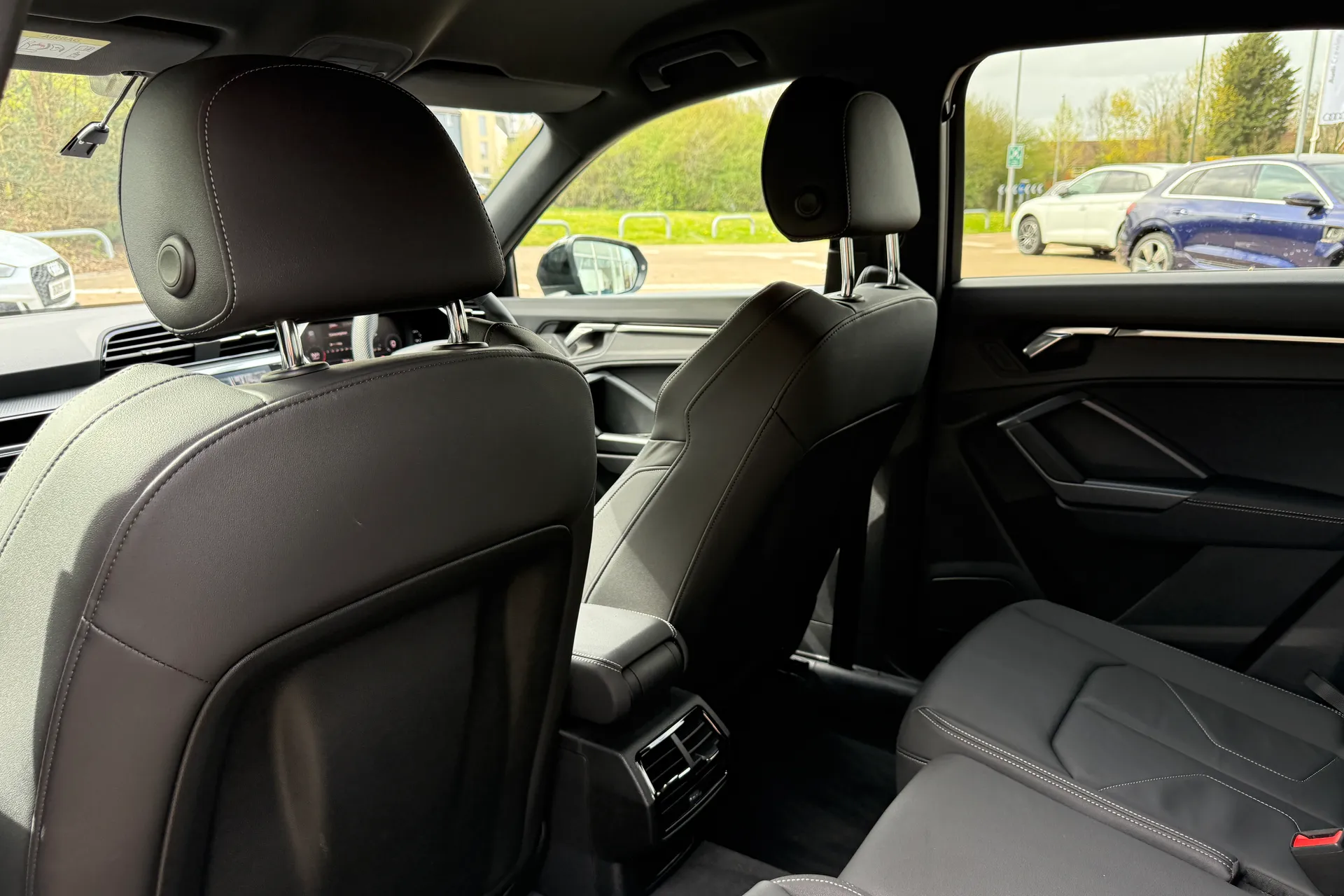 Audi Q3 thumbnail image number 47