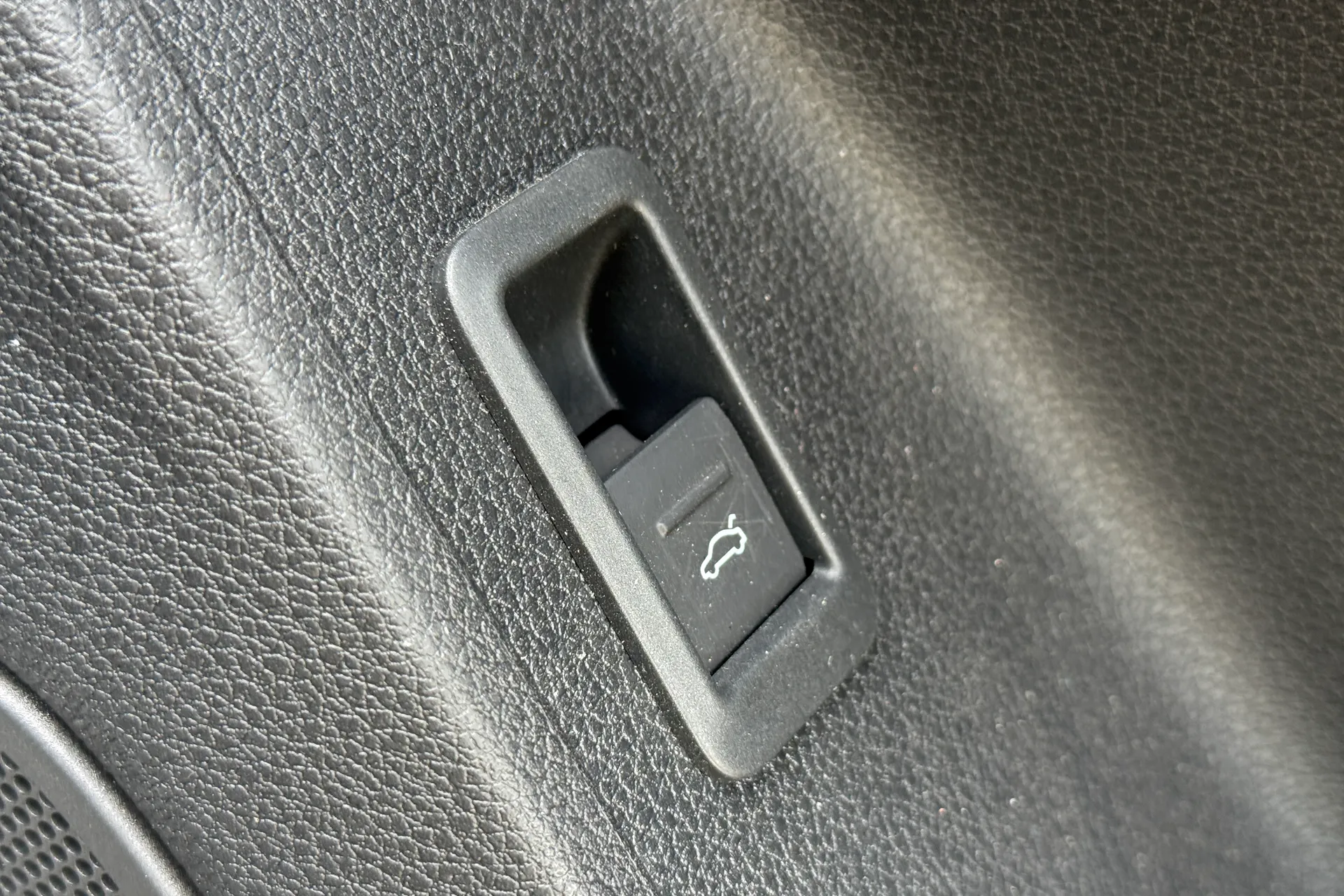 Audi Q3 thumbnail image number 10