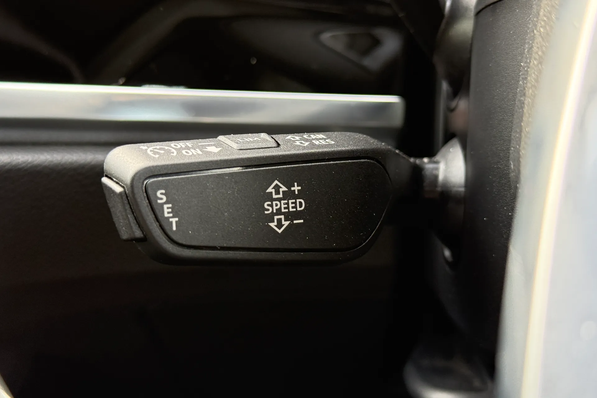 Audi Q3 thumbnail image number 15