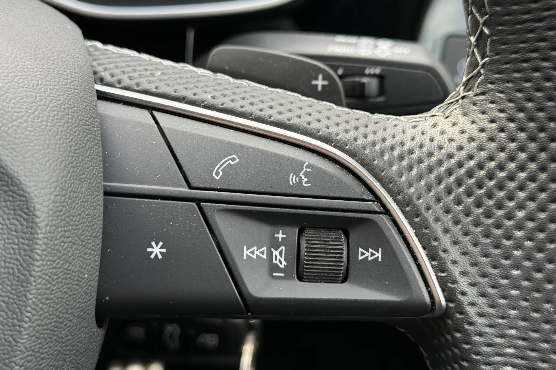 Audi Q3 thumbnail image number 20