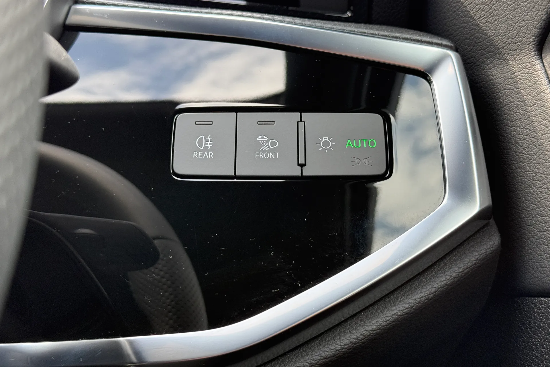 Audi Q3 thumbnail image number 18
