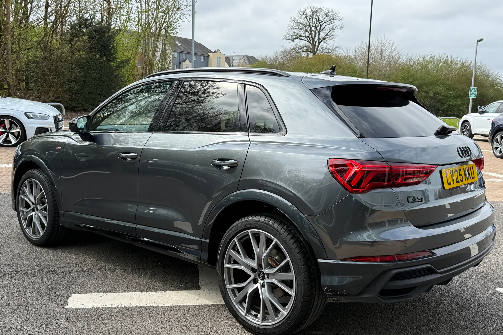 Audi Q3 thumbnail image number 45