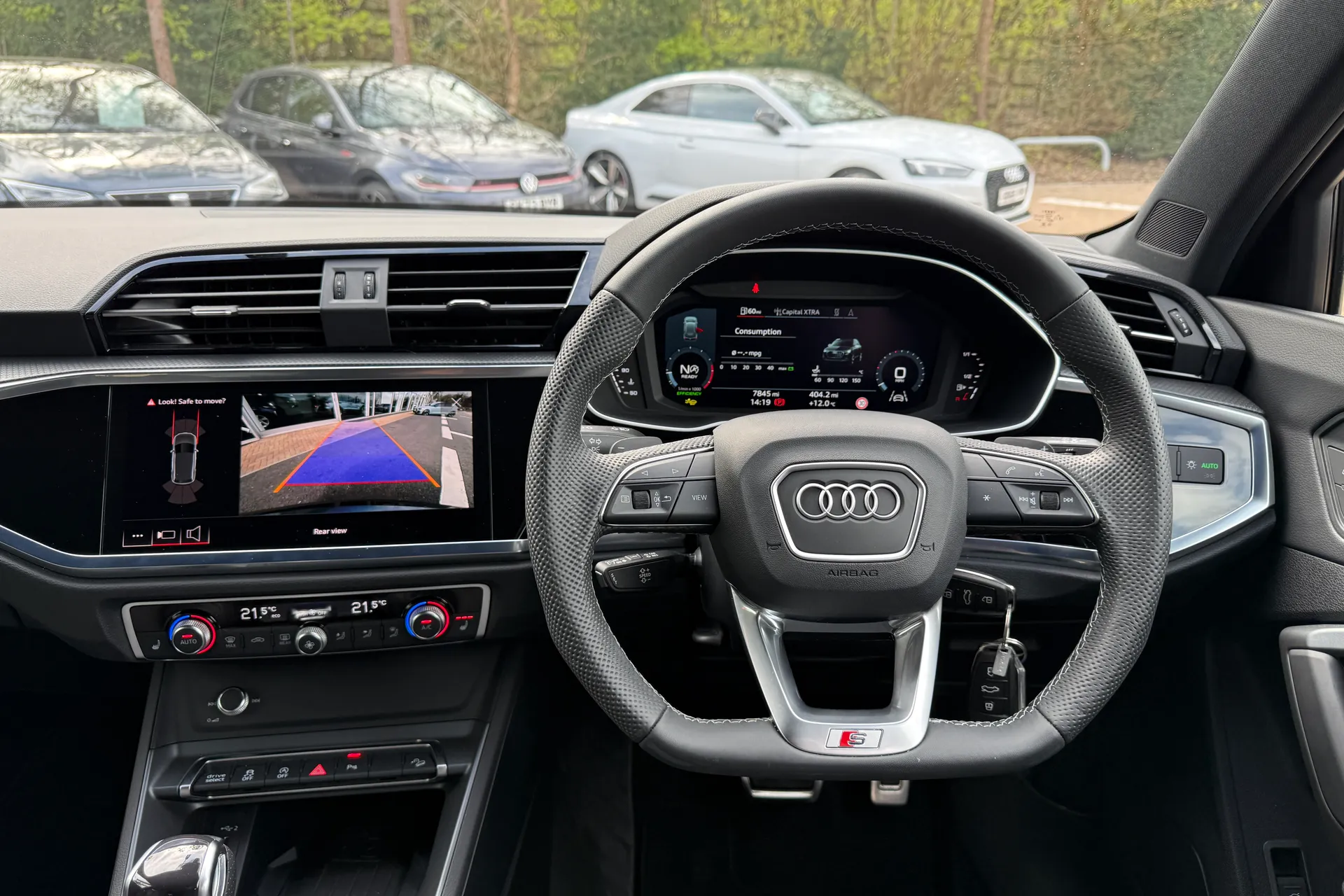 Audi Q3 thumbnail image number 37