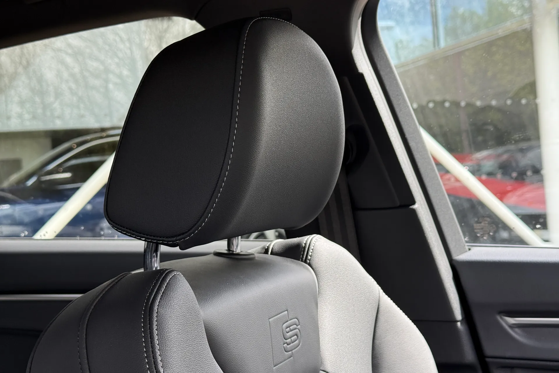 Audi Q3 thumbnail image number 21