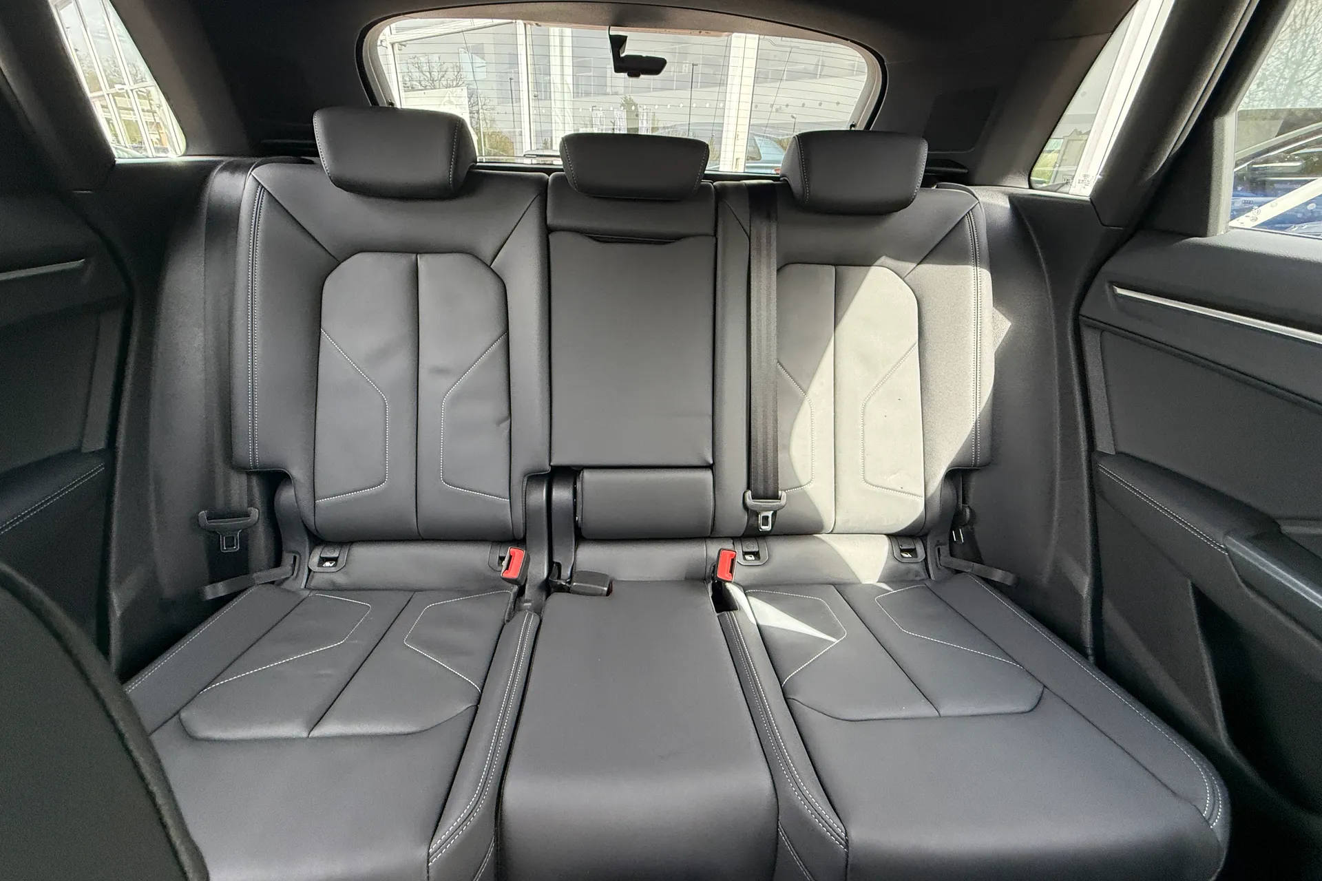 Audi Q3 thumbnail image number 22