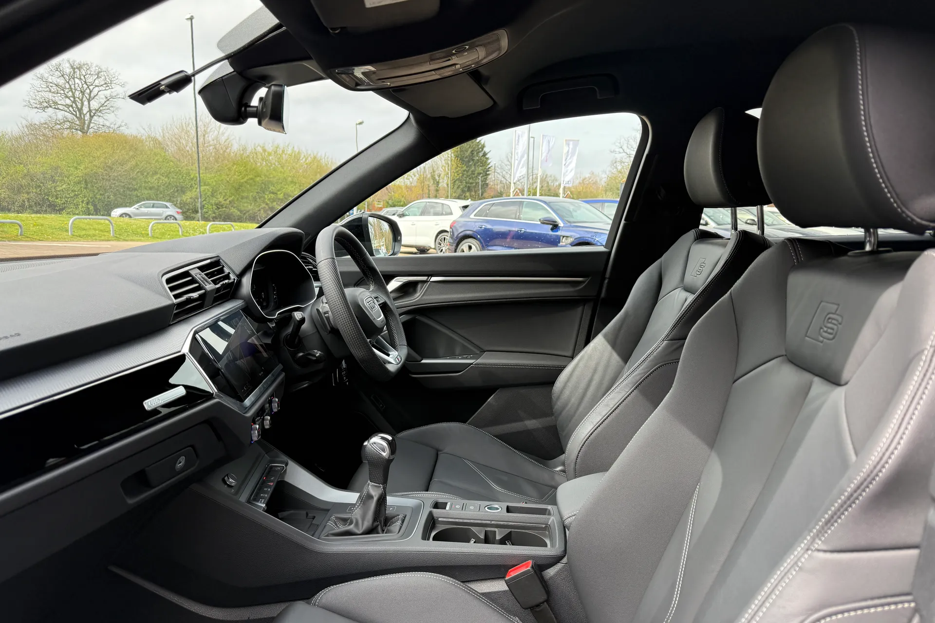 Audi Q3 thumbnail image number 53