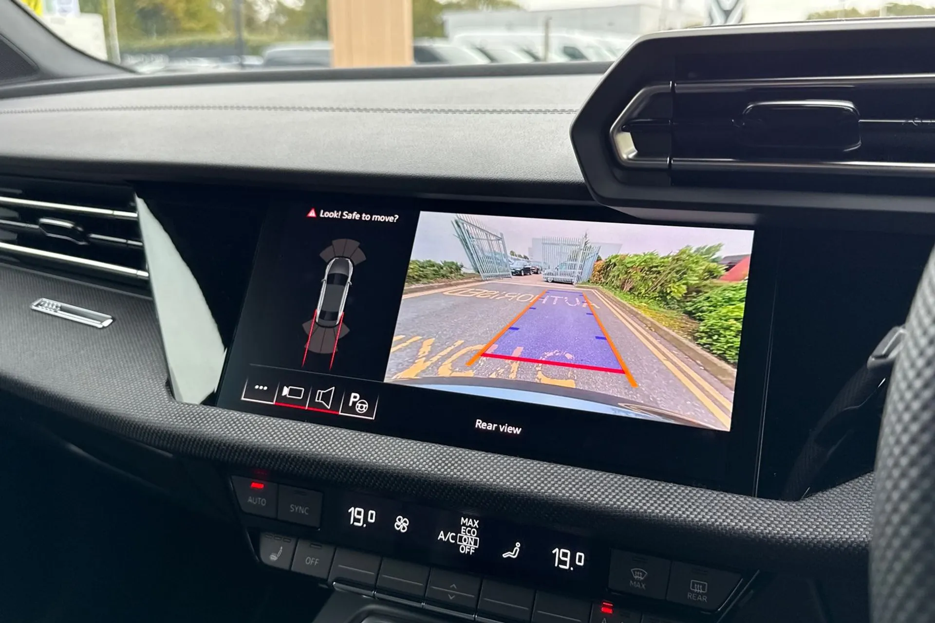 Audi A3 thumbnail image number 28