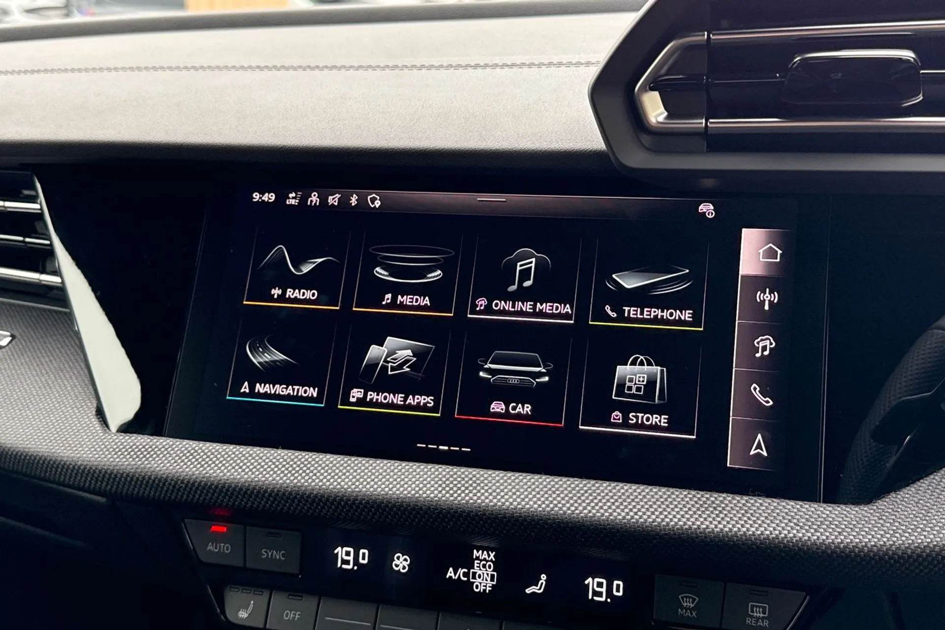 Audi A3 thumbnail image number 40