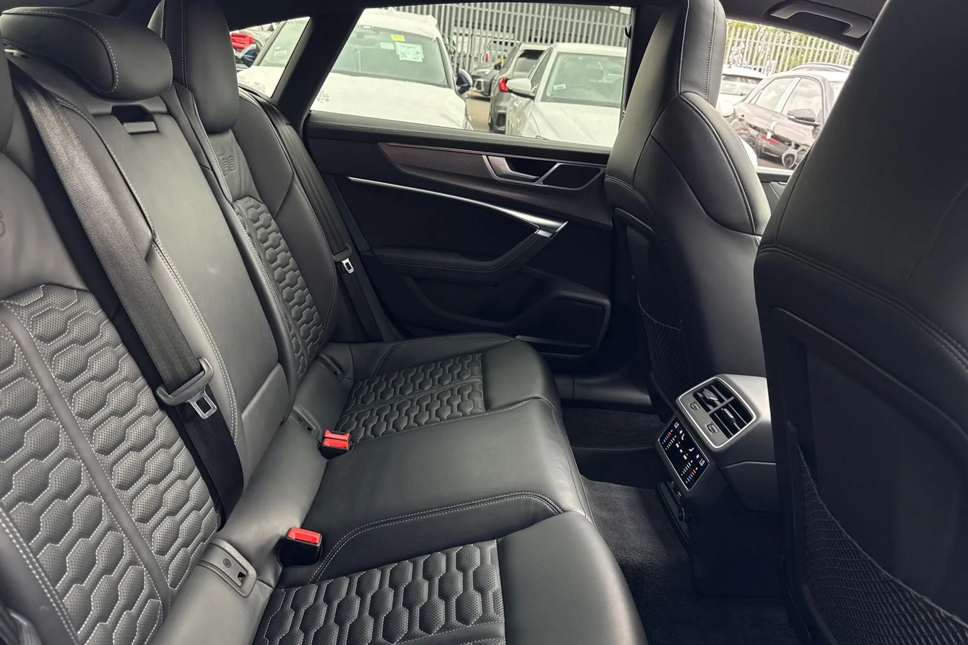 Audi RS 7 thumbnail image number 23