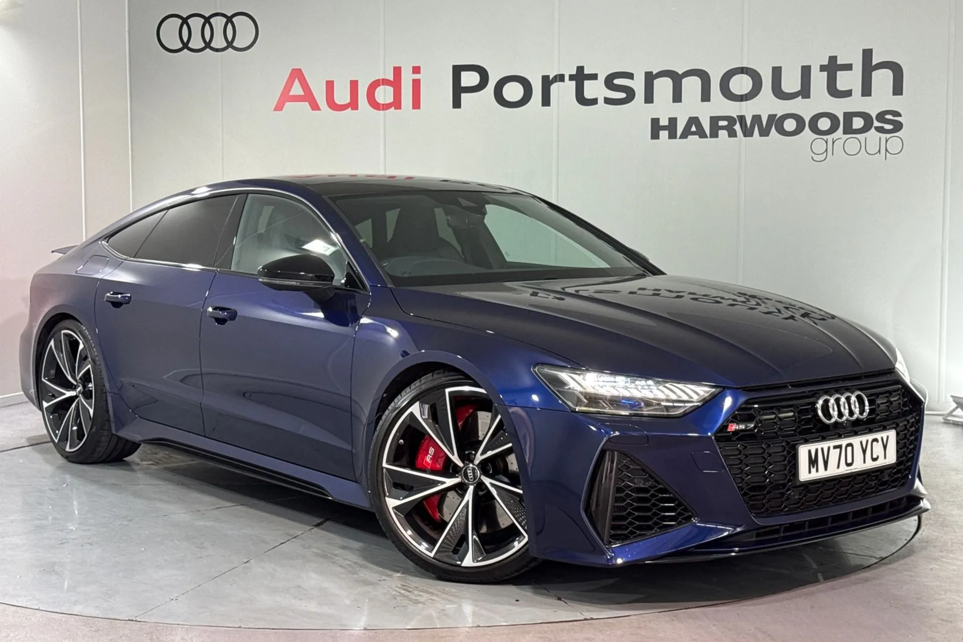 Audi RS 7 focused image